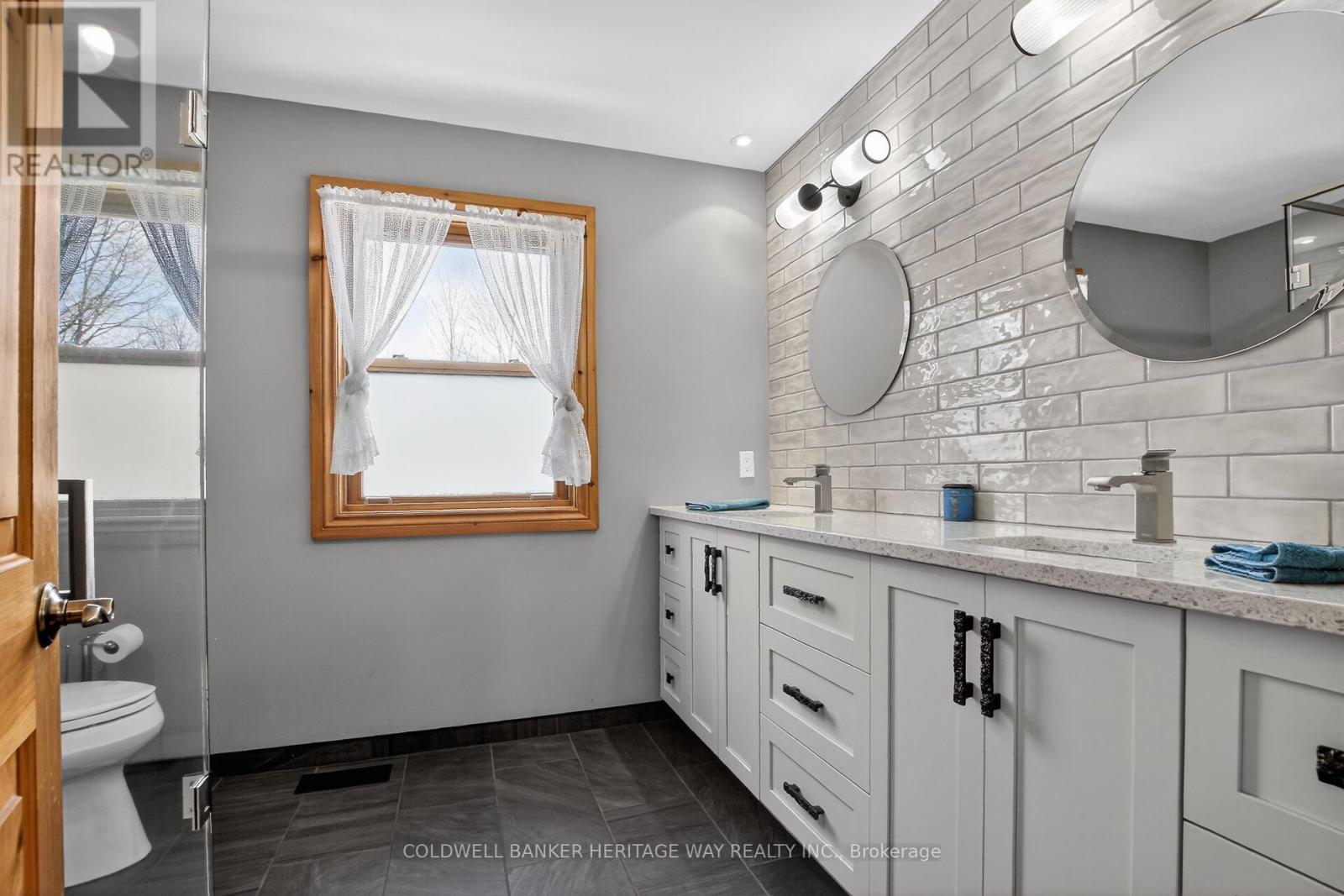 1220 THOMAS LANE - 19