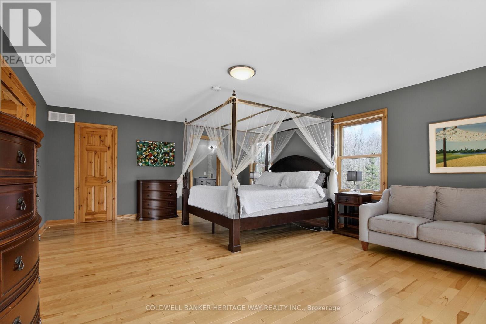 1220 THOMAS LANE - 23