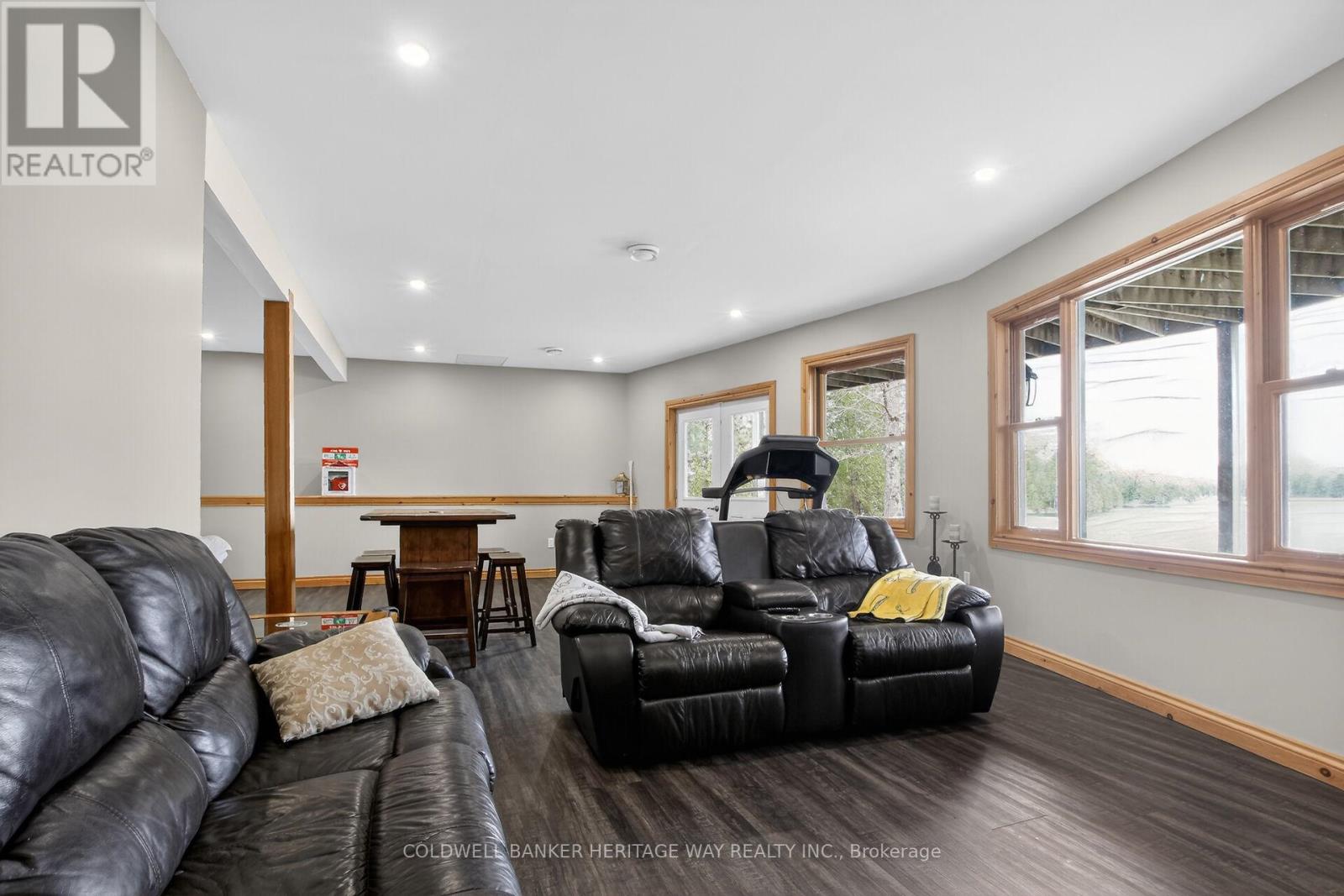 1220 THOMAS LANE - 28