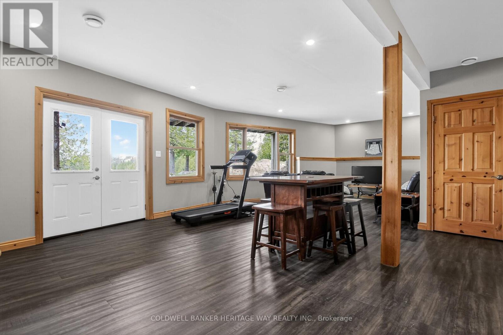 1220 THOMAS LANE - 30