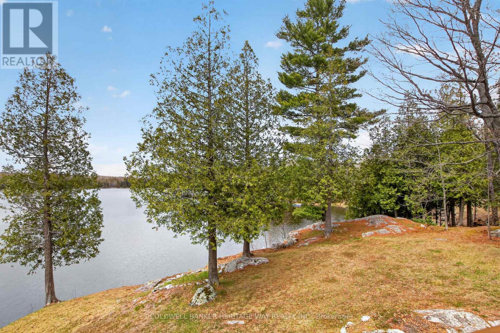 1220 THOMAS LANE - 36