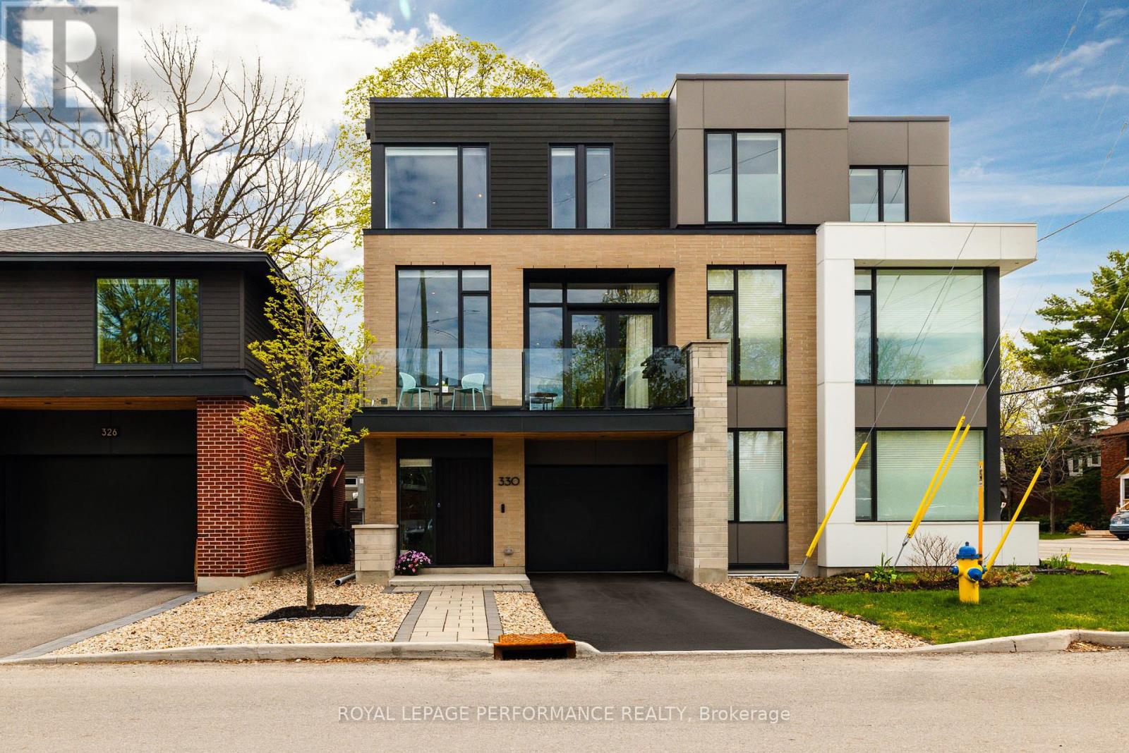Welcome to 330 Kenwood Avenue