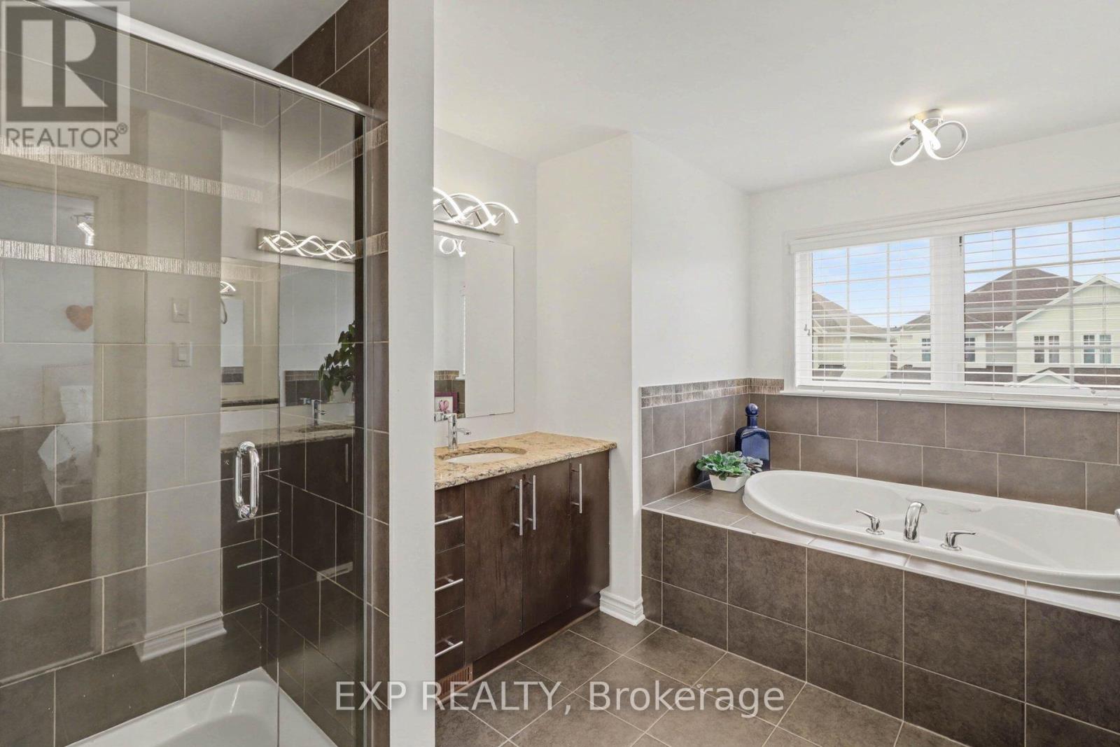 104 BRAMBLING WAY - 24