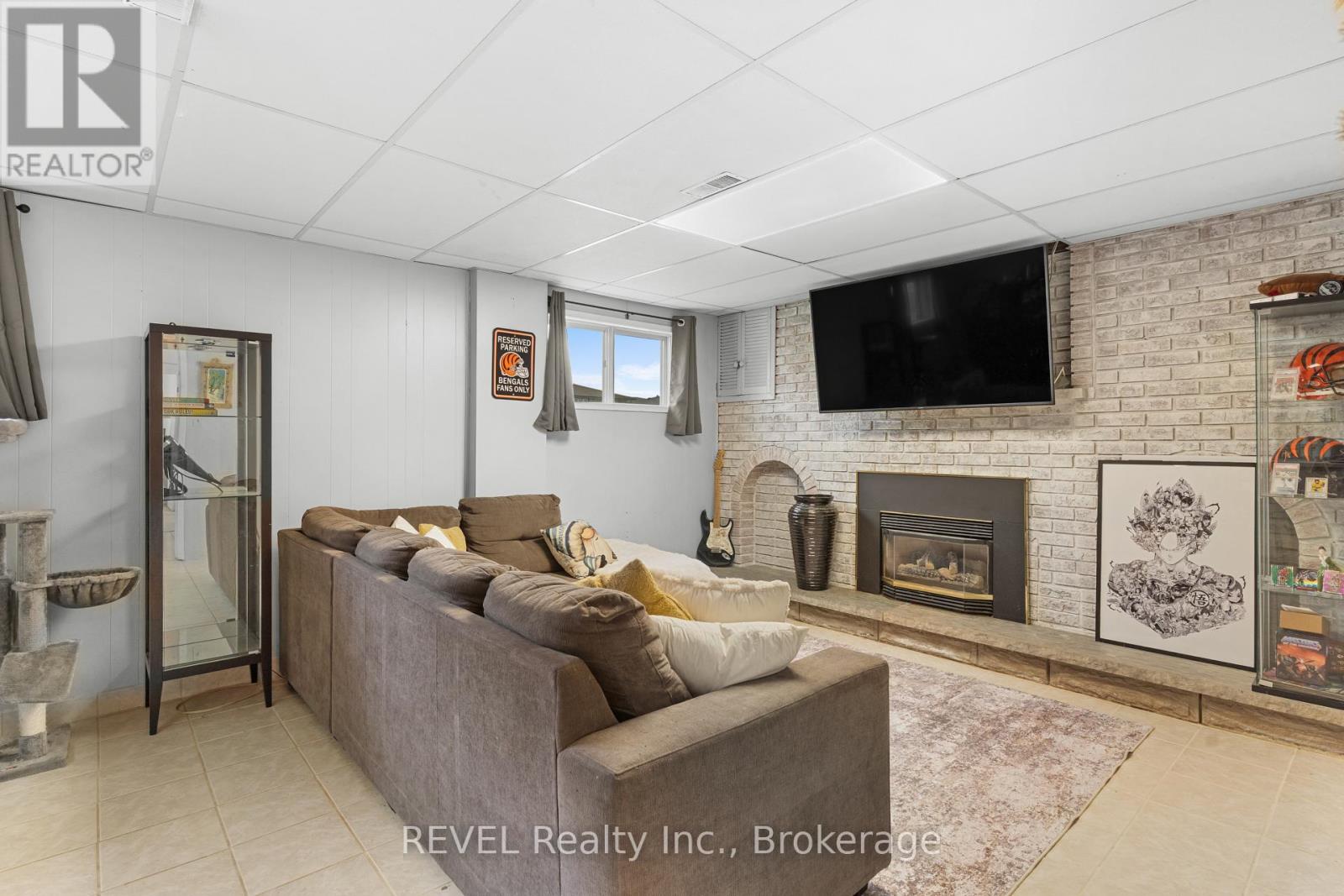 733 CLARE AVENUE - 24