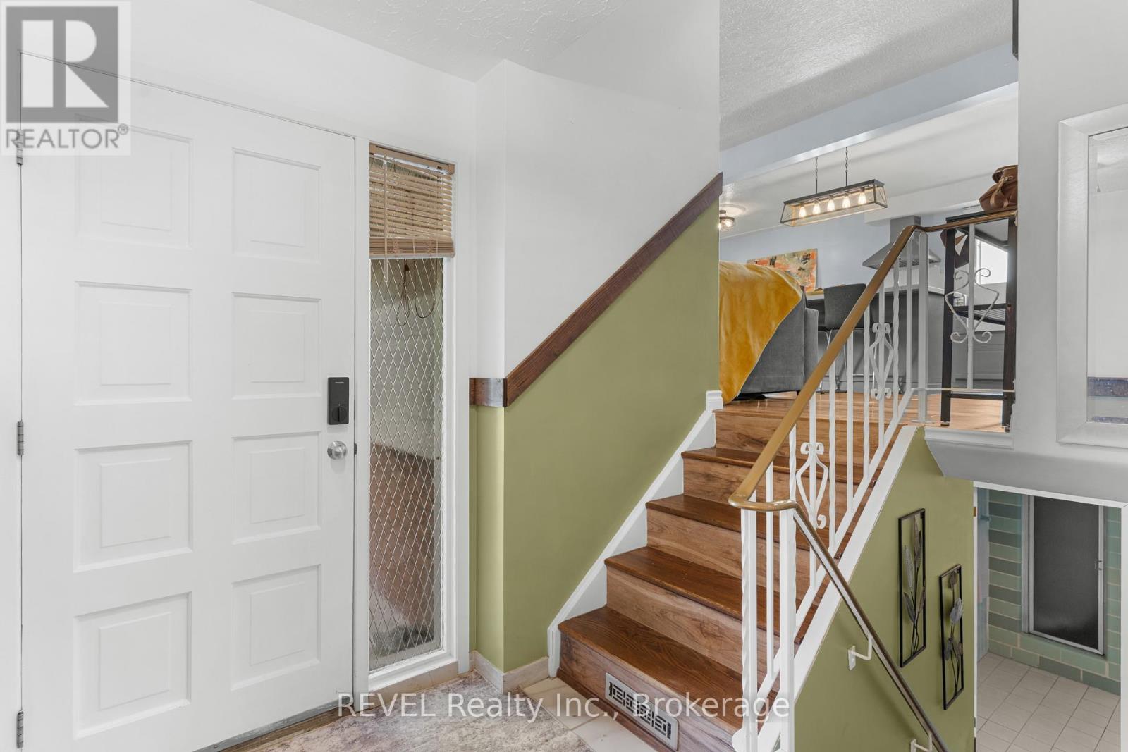 733 CLARE AVENUE - Image 3