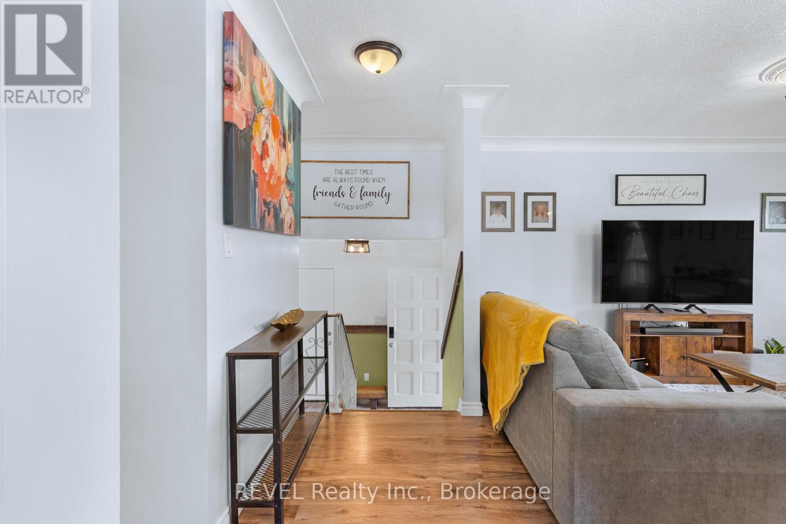 733 CLARE AVENUE - 4