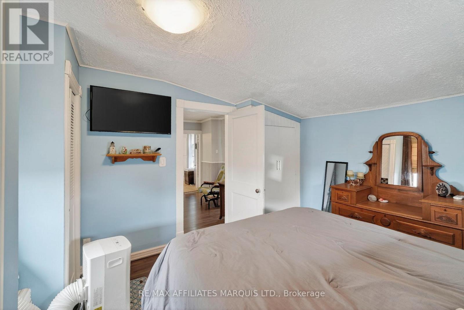 335 FIFTH STREET E - 19