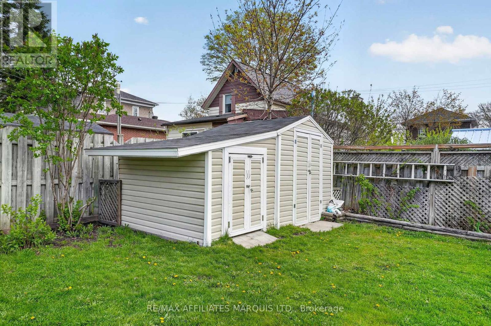335 FIFTH STREET E - 31