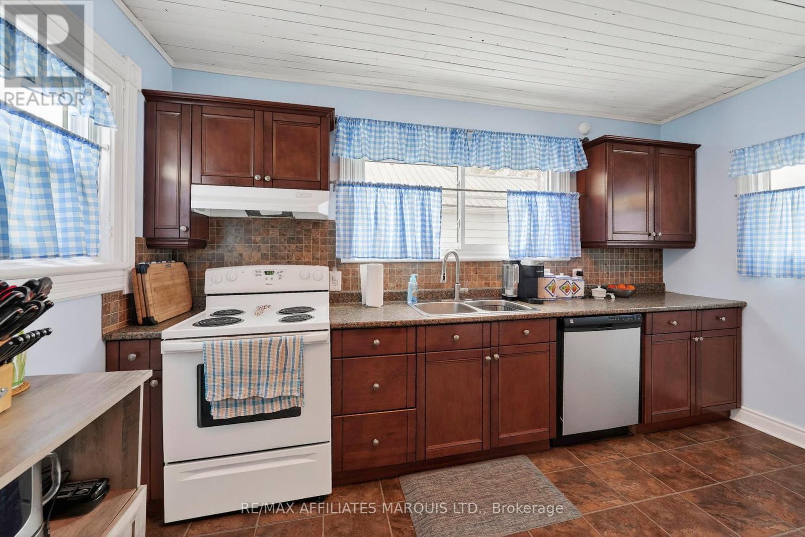 335 FIFTH STREET E - 5
