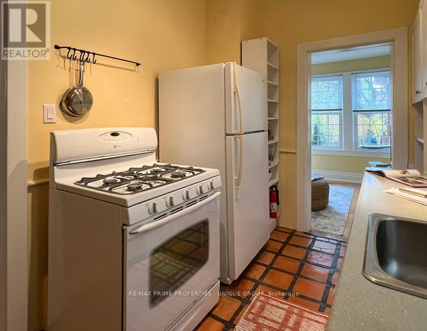 11 FREEMAN STREET - 6