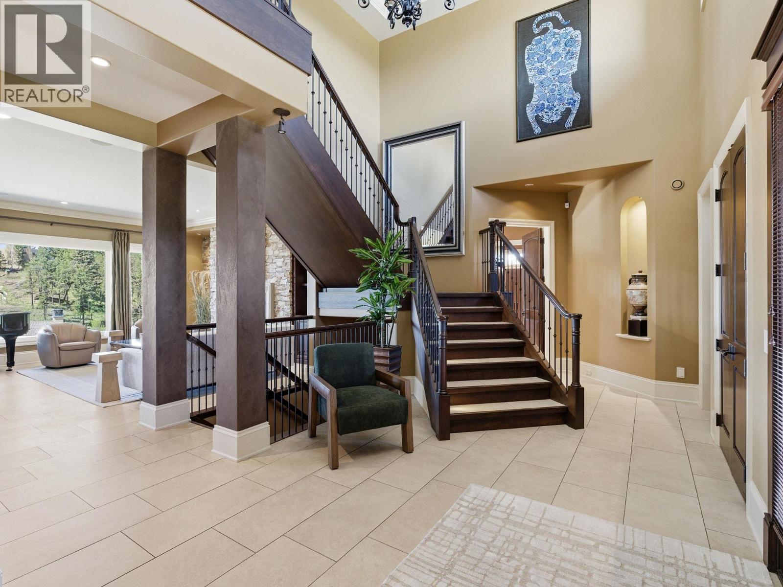 706 Highpointe Court, Kelowna