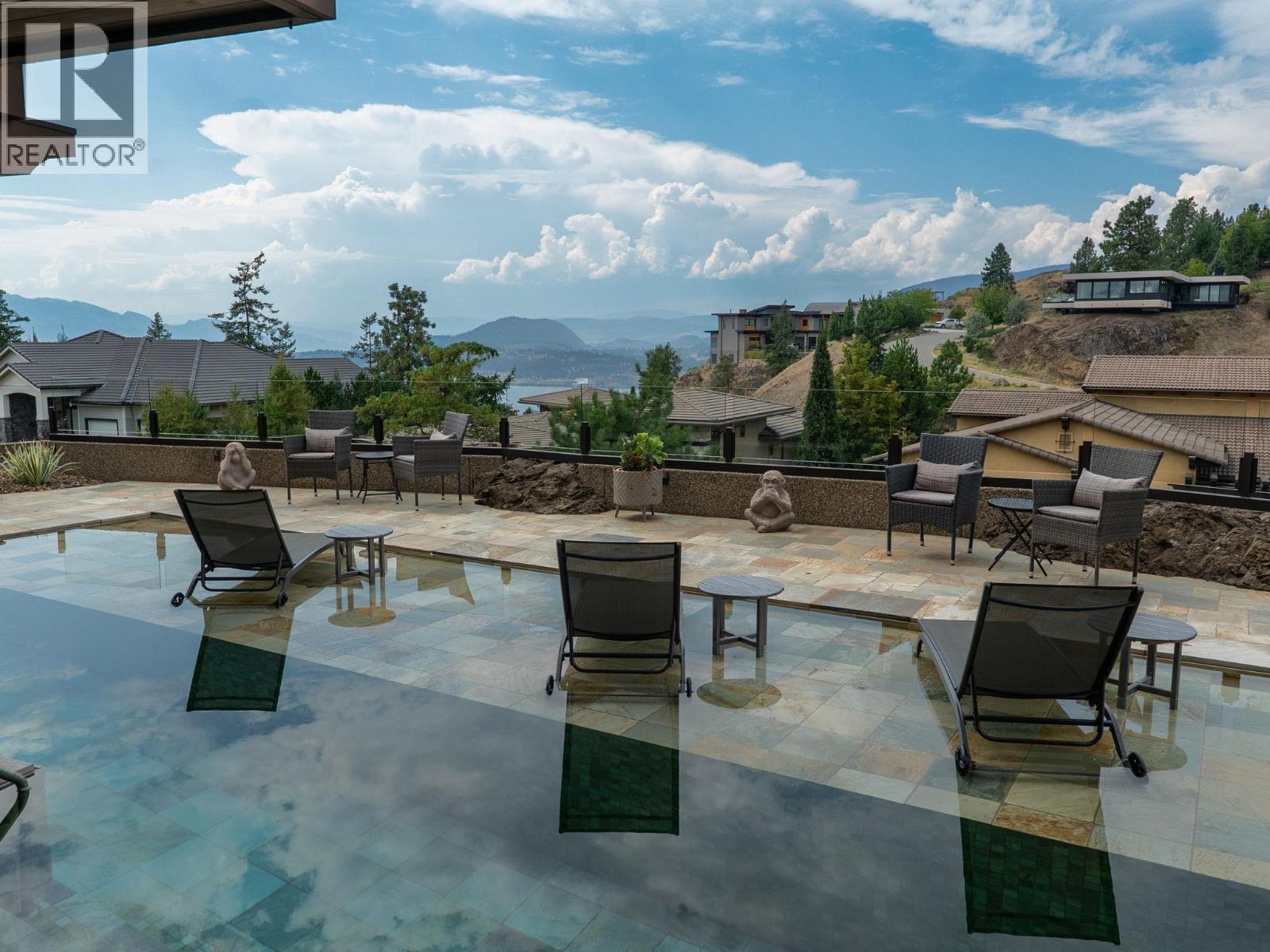 706 Highpointe Court, Kelowna