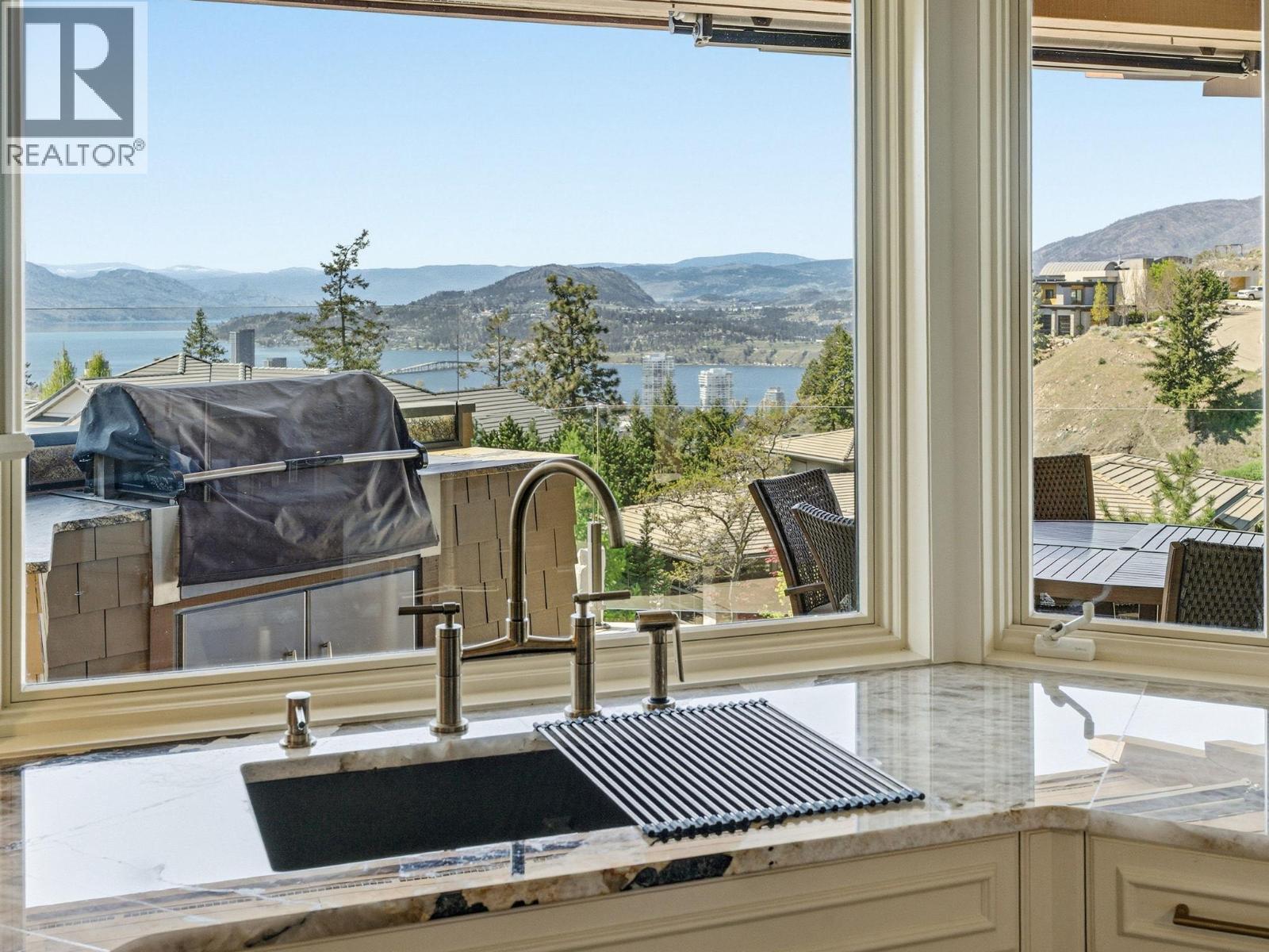 706 Highpointe Court, Kelowna