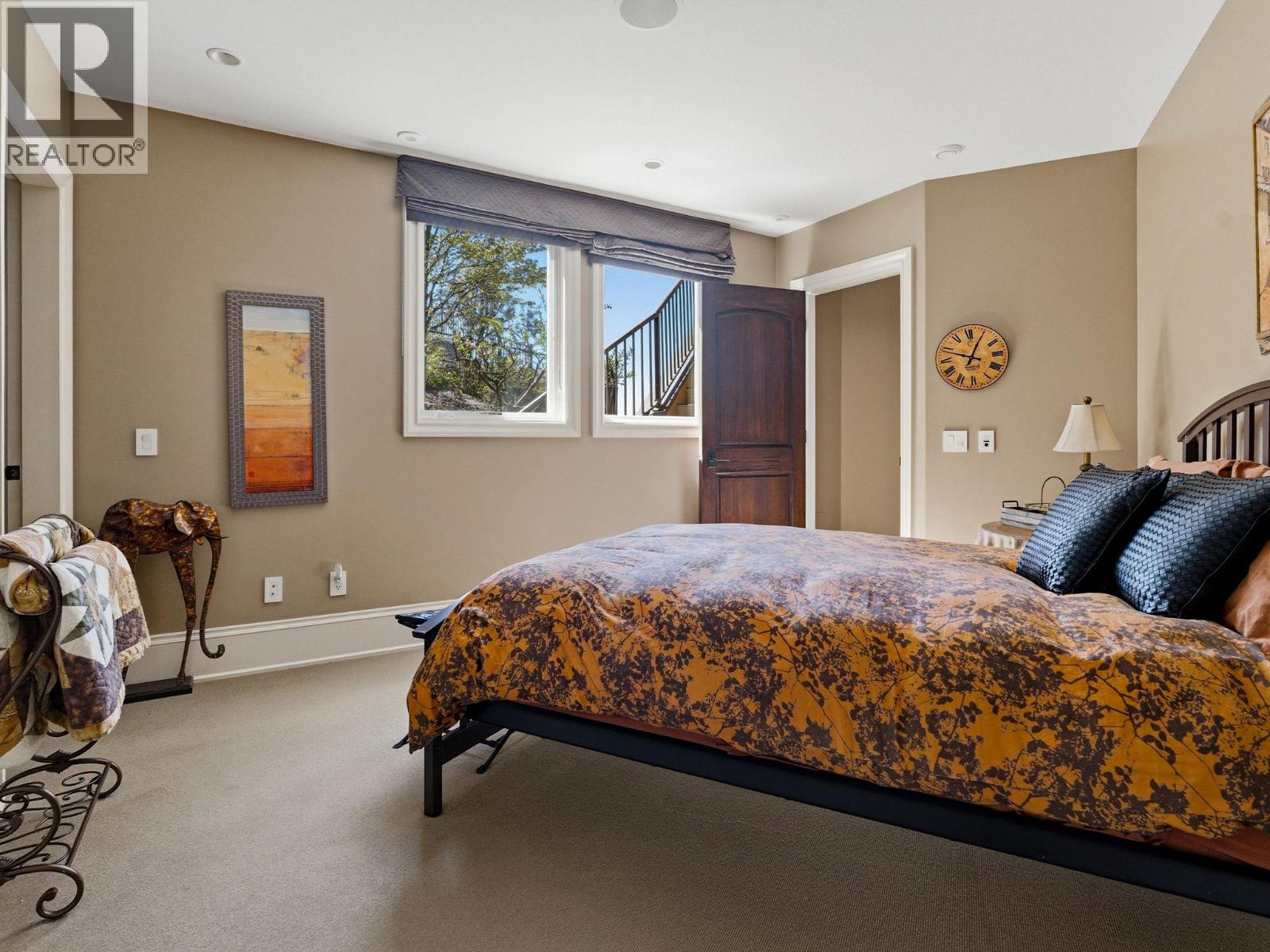 706 Highpointe Court, Kelowna