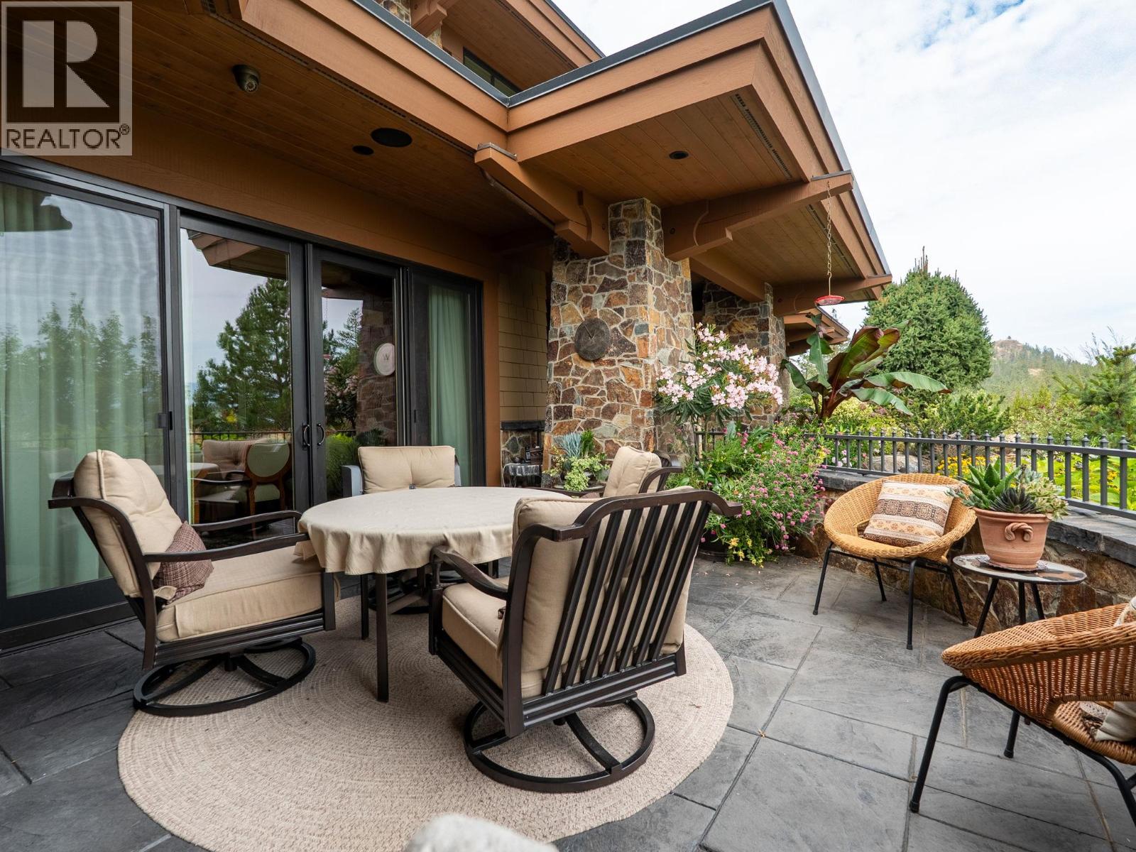 706 Highpointe Court, Kelowna