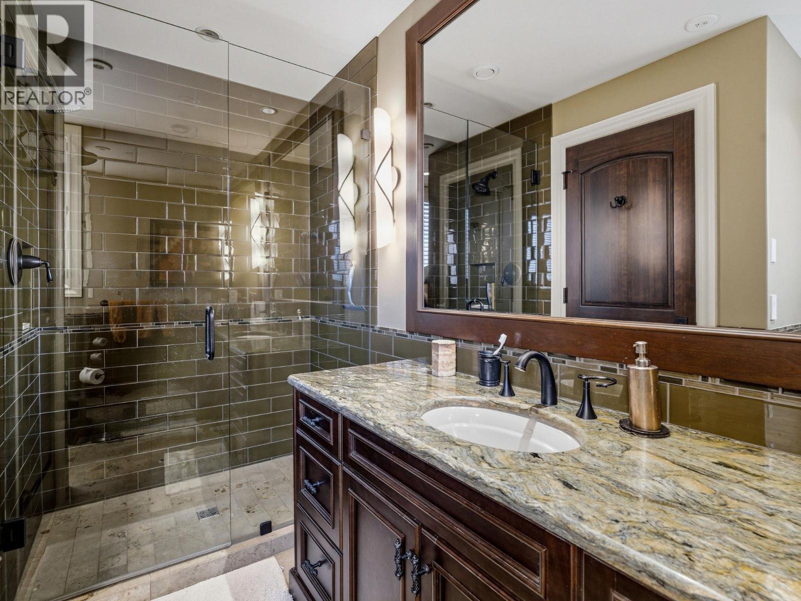 706 Highpointe Court, Kelowna