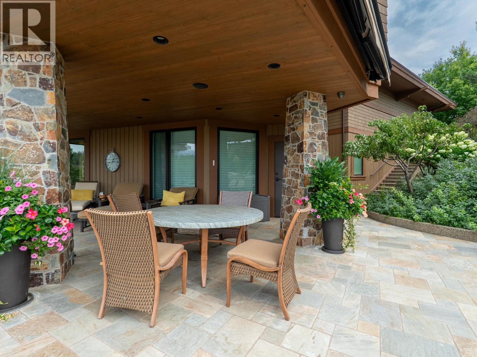 706 Highpointe Court, Kelowna