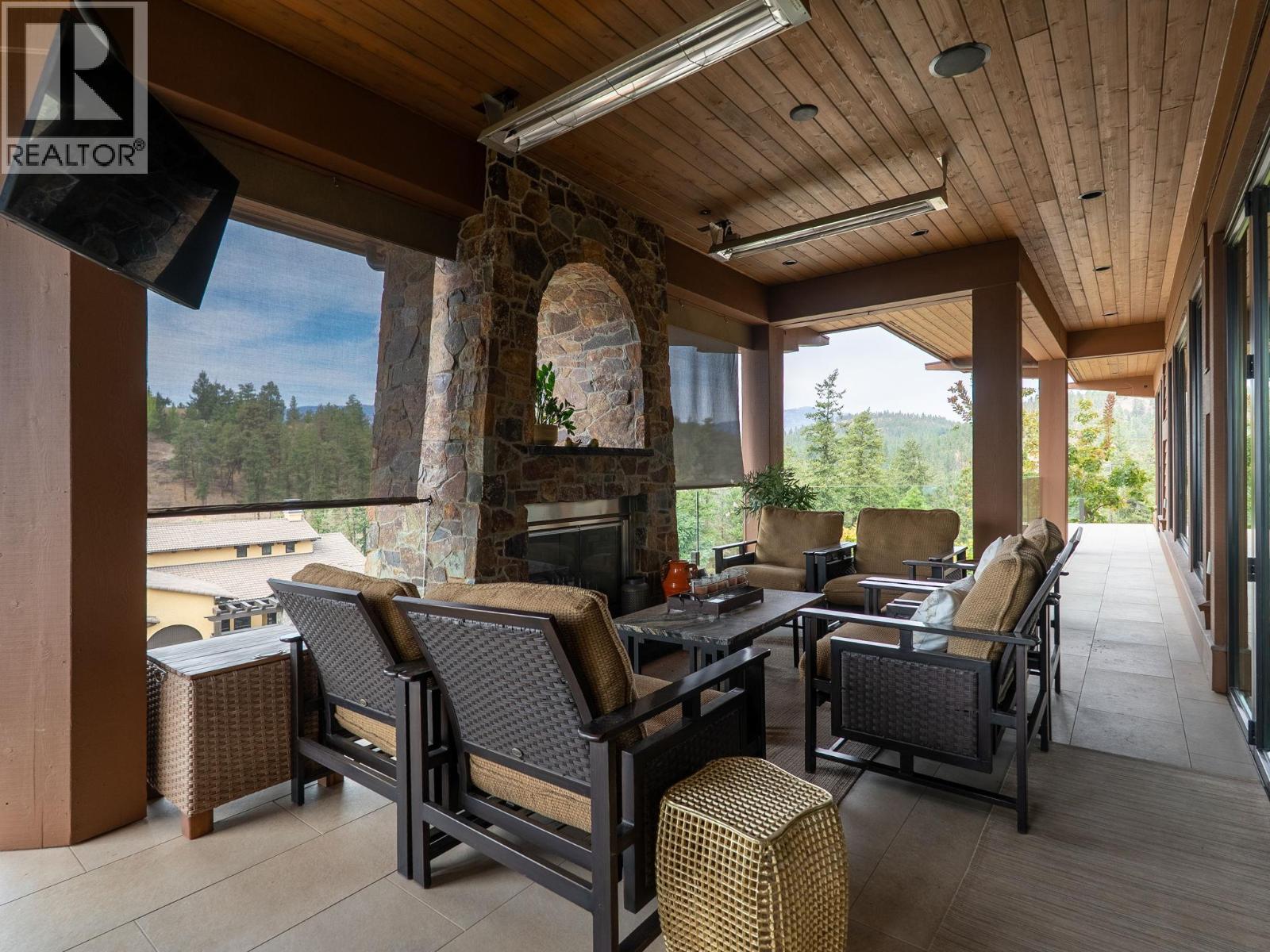 706 Highpointe Court, Kelowna