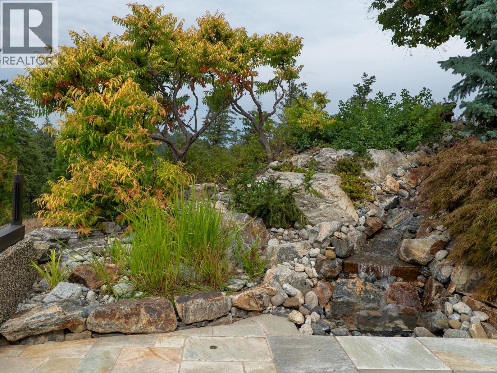 706 Highpointe Court, Kelowna