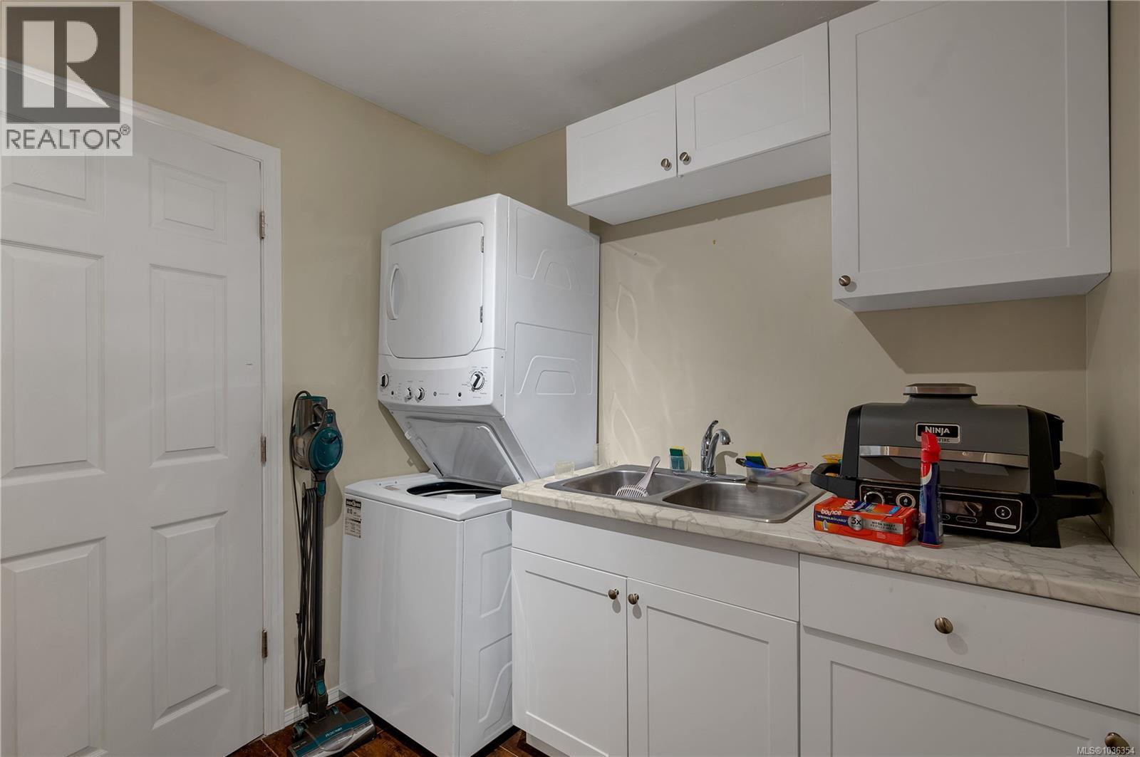 823 Kalmar Rd - 14