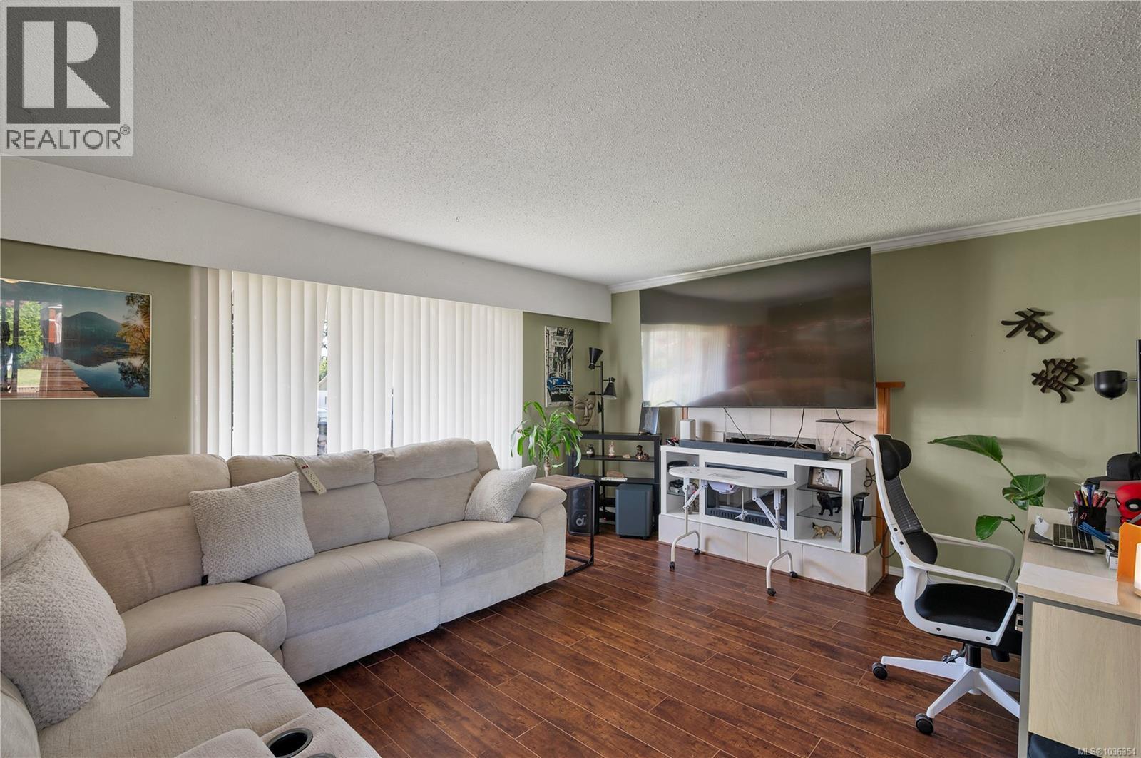 823 Kalmar Rd - 5
