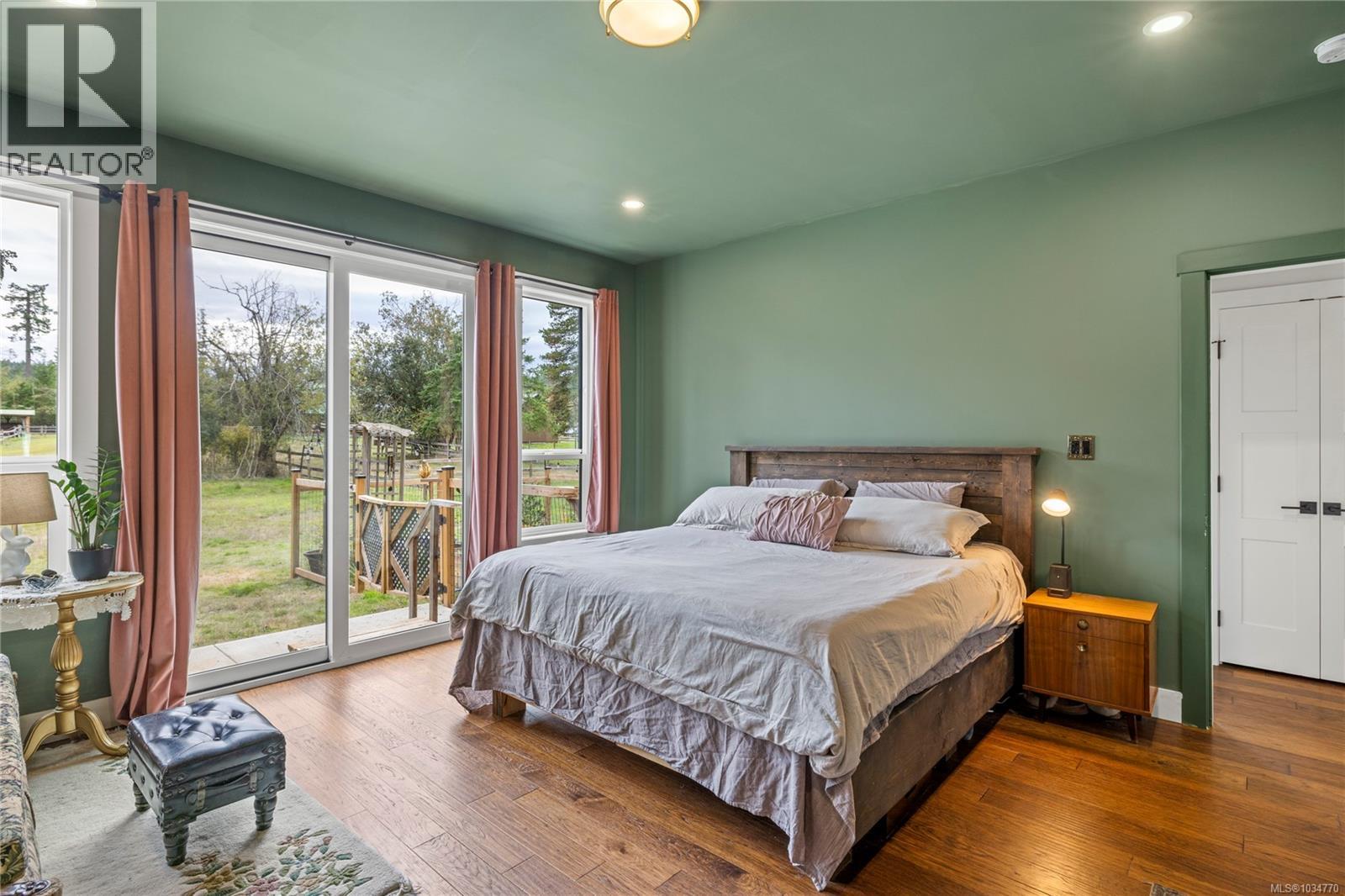 2040 Saddle Dr - 24