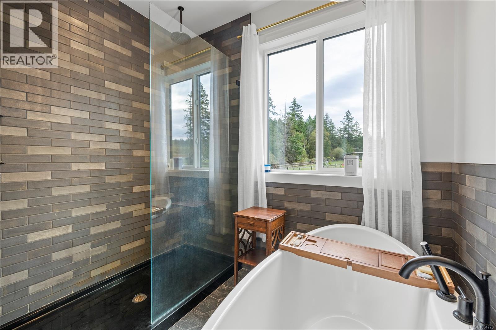 2040 Saddle Dr - 25