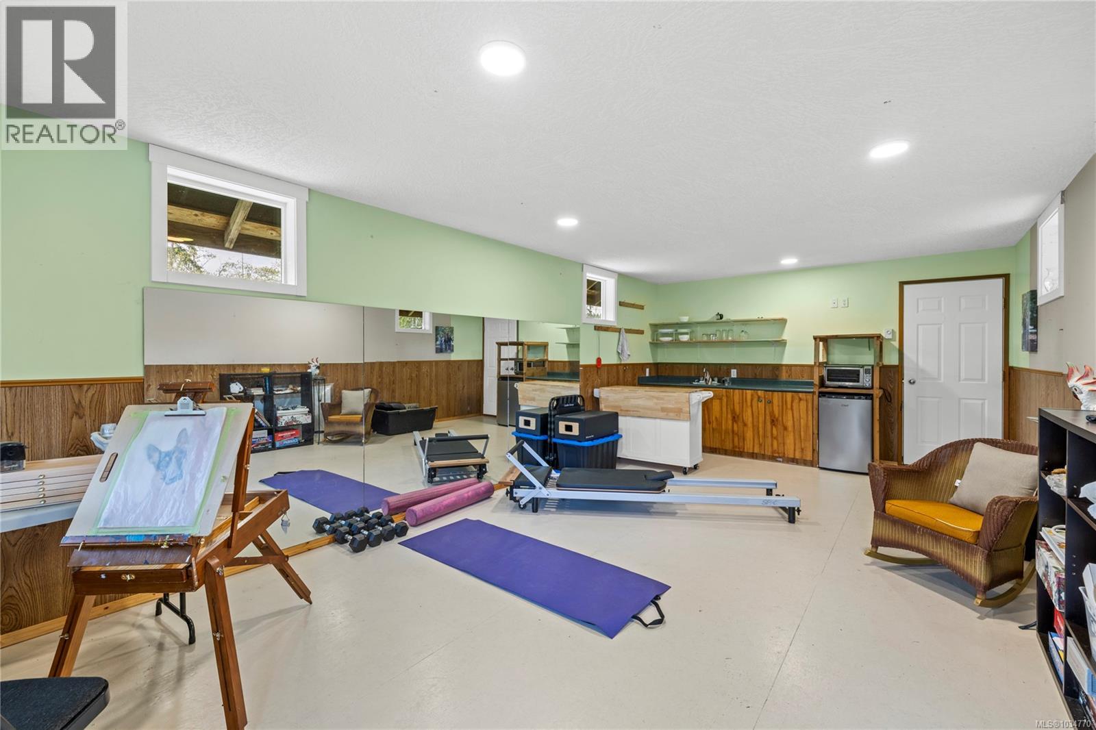 2040 Saddle Dr - 43