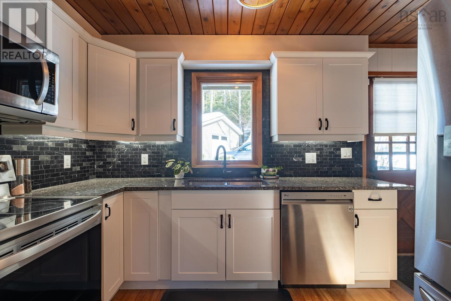 26 Anthony Avenue - 8