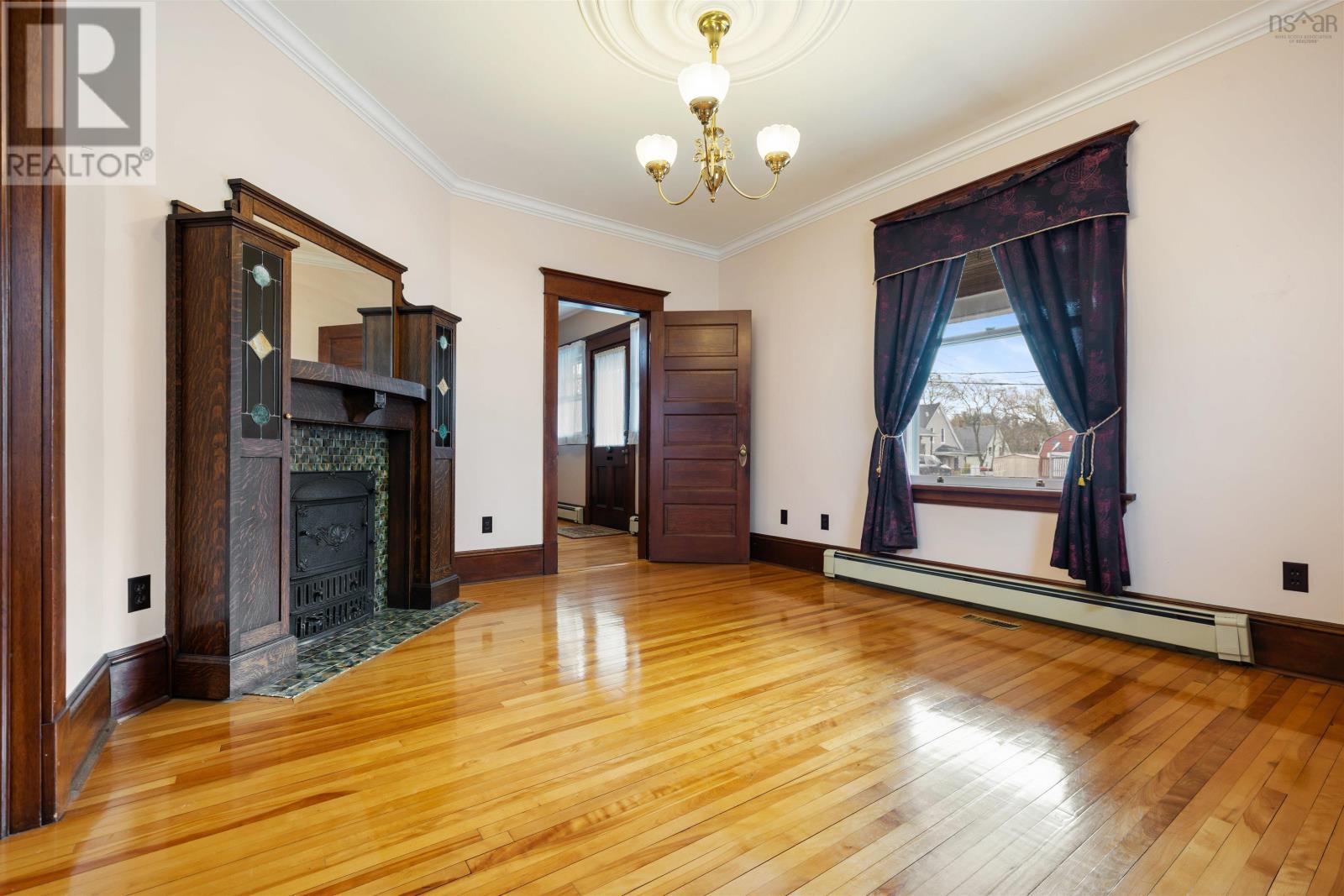 Property 35 of 49 of 299 Albert Street
