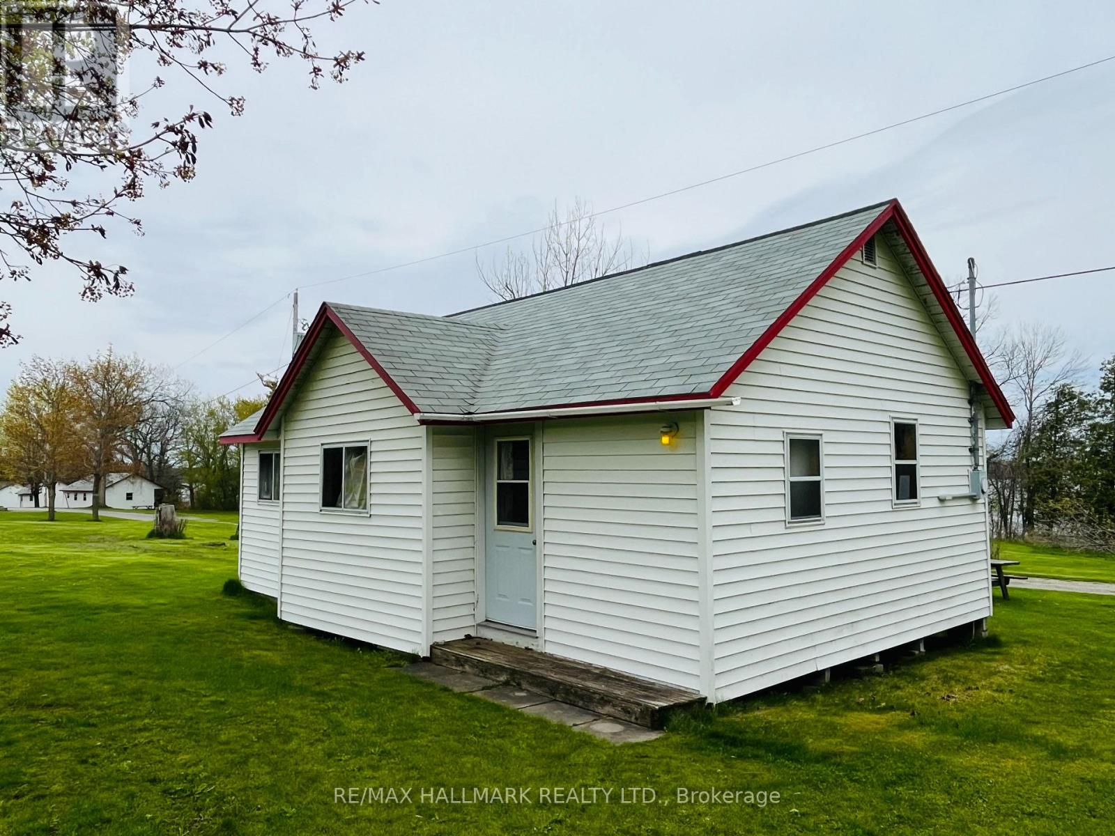 #110 449 ISLAND VIEW ROAD - 2
