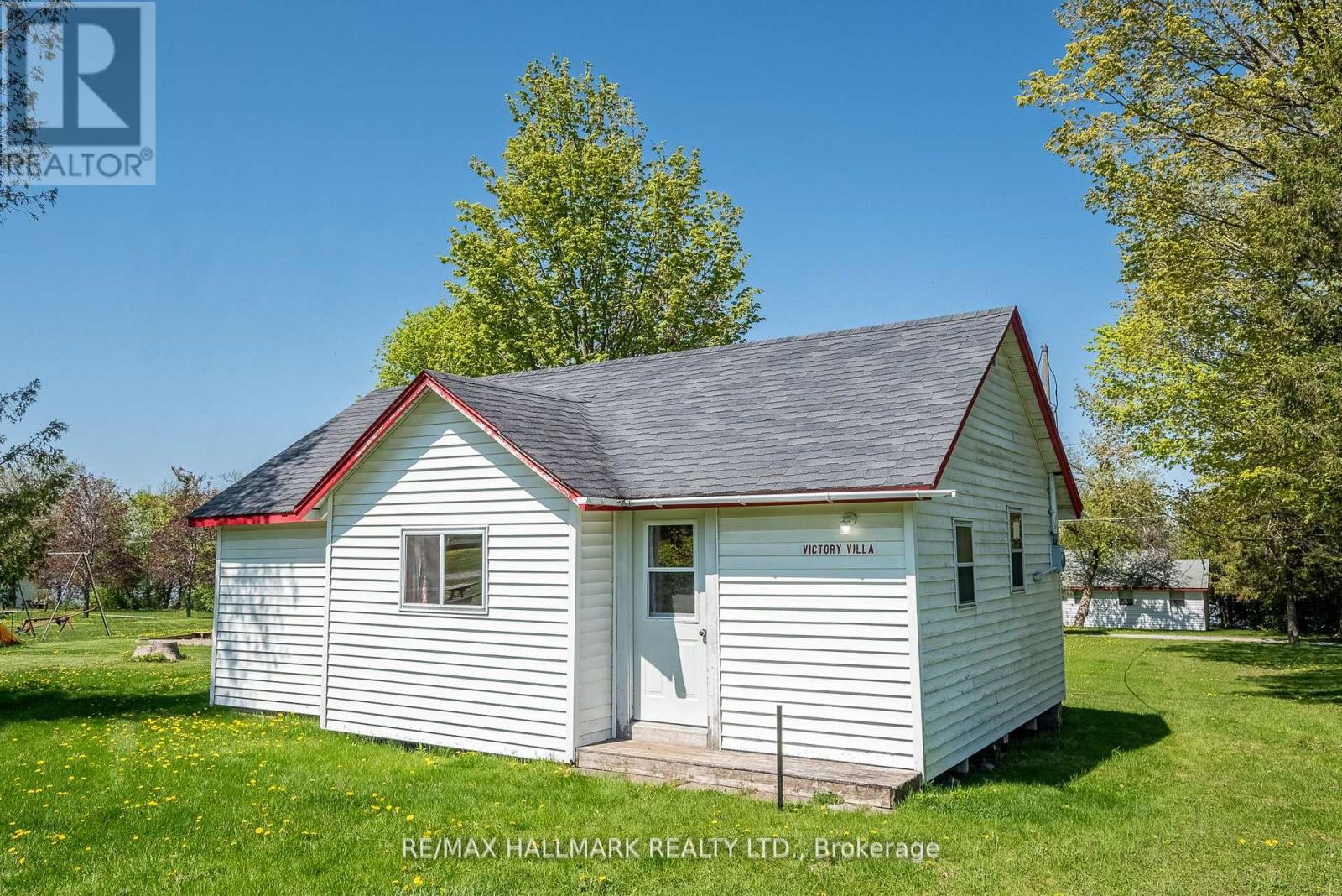 #106 449 ISLAND VIEW ROAD - 1