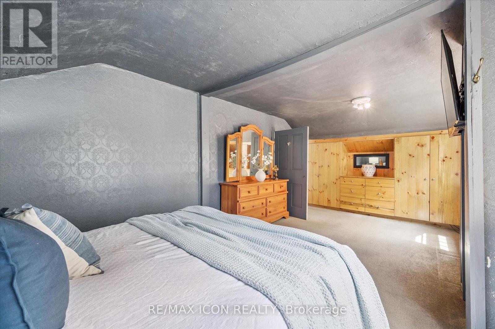 630 ROBERT FERRIE DRIVE - 23