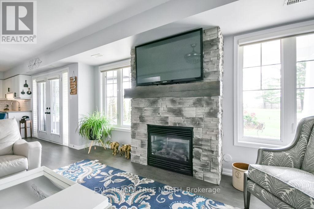 15 CARNOUSTIE LANE - 6