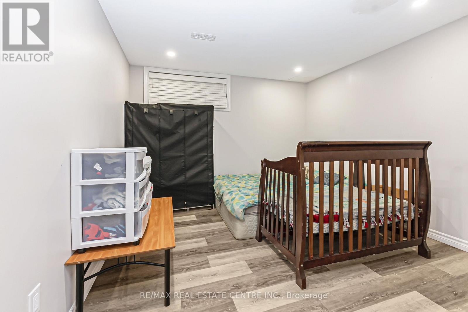 56 SMITH'S CREEK DRIVE - 24