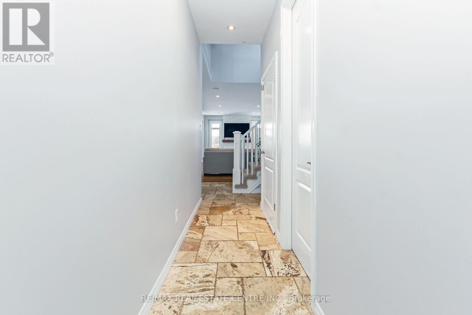 56 SMITH'S CREEK DRIVE - 31