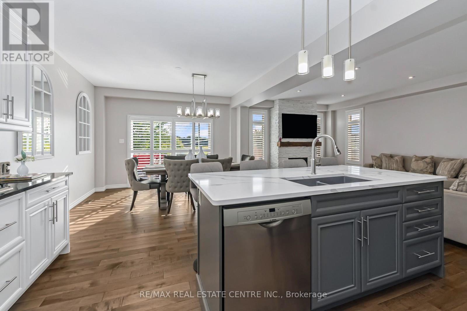 56 SMITH'S CREEK DRIVE - 39