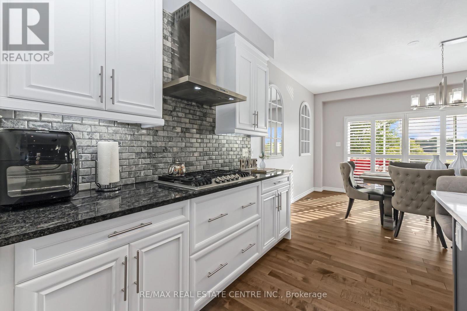 56 SMITH'S CREEK DRIVE - 41