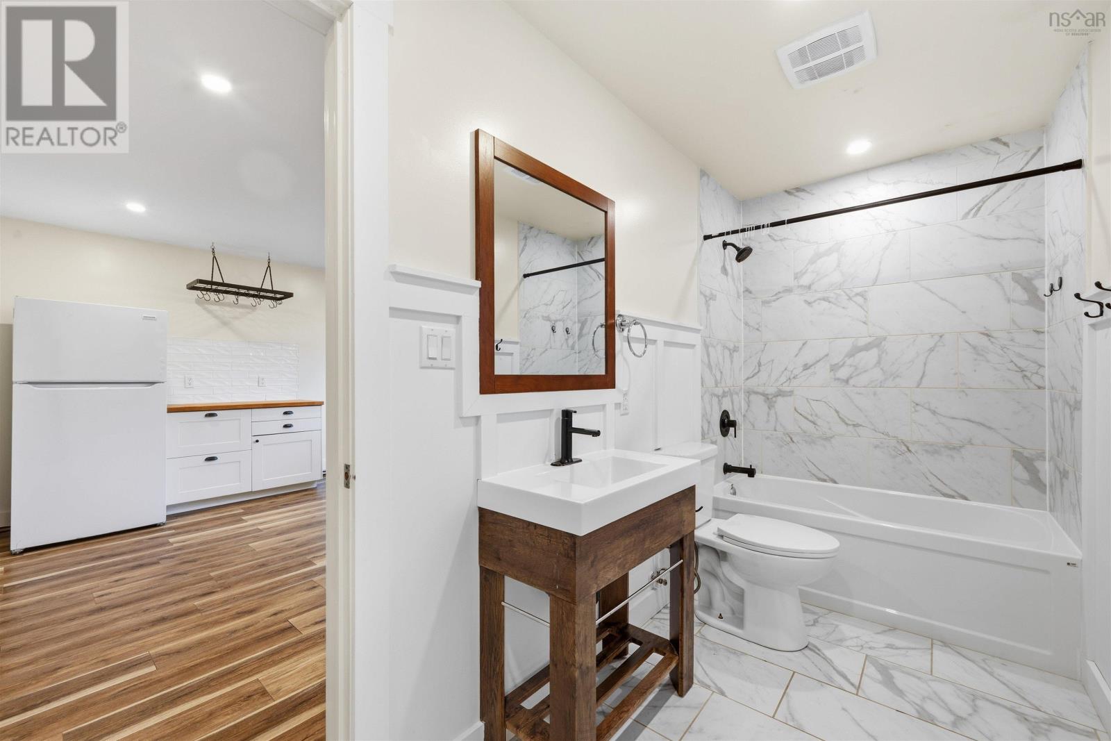 Property 25 of 33 of 6 Sylvia Avenue