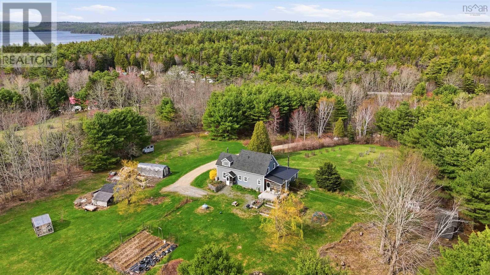 Property 24 of 49 of 2557 Cornwall Road Road