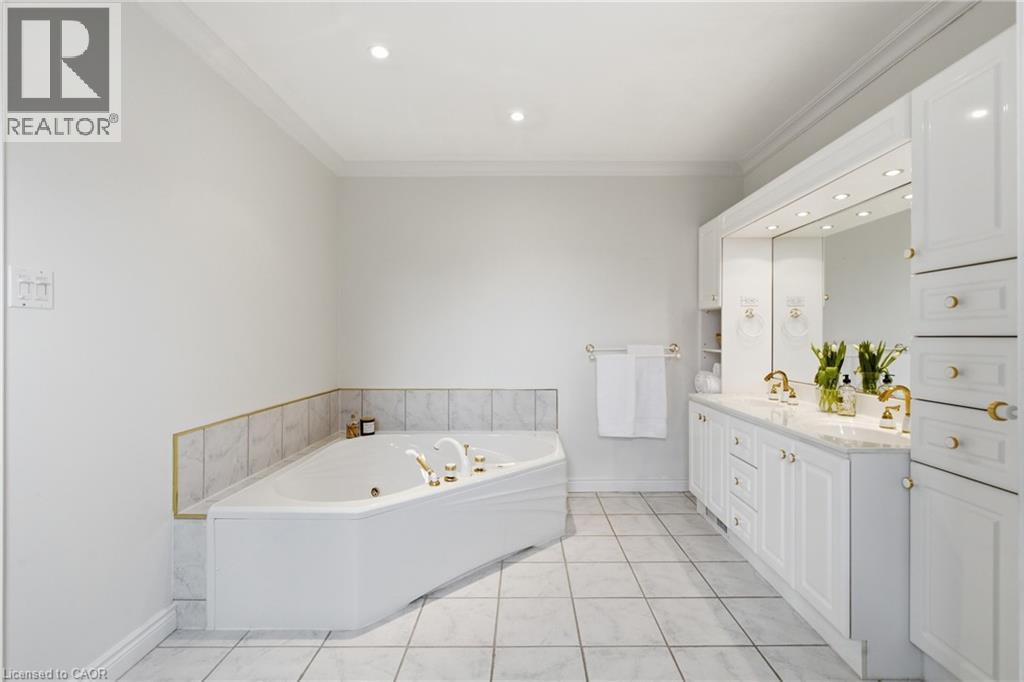 12 SUMNER Crescent, Grimsby, Ontario, L3M5E2 — Photo 45