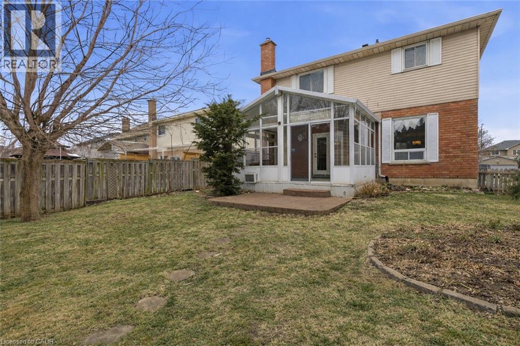 12 SUMNER Crescent, Grimsby, Ontario, L3M5E2 — Photo 12