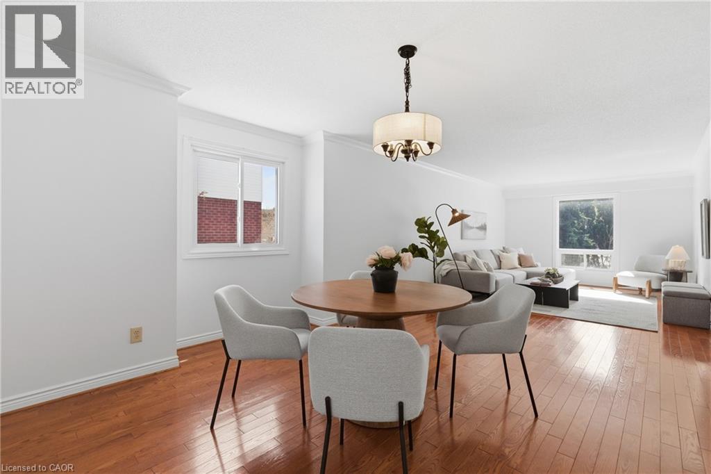 12 SUMNER Crescent, Grimsby, Ontario, L3M5E2 — Photo 4