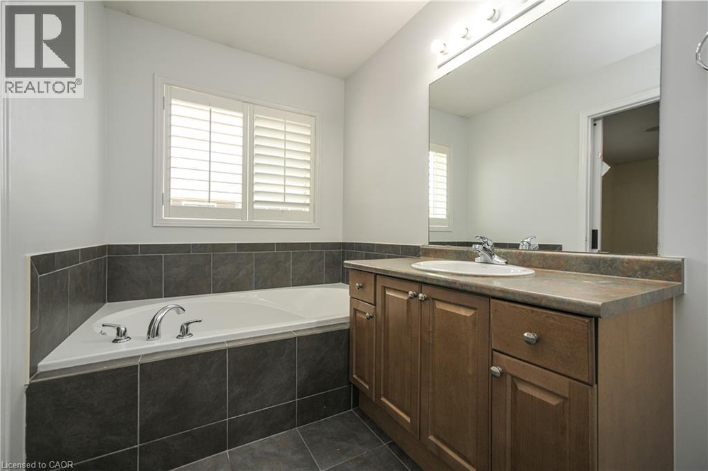 33 HANNON Crescent - 22