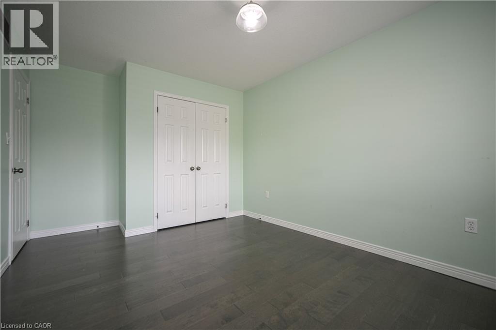 33 HANNON Crescent - 28
