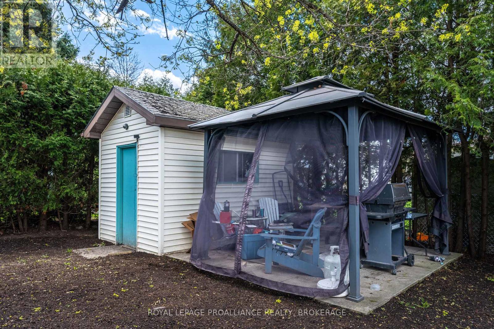 585 GAVIN COURT - 18