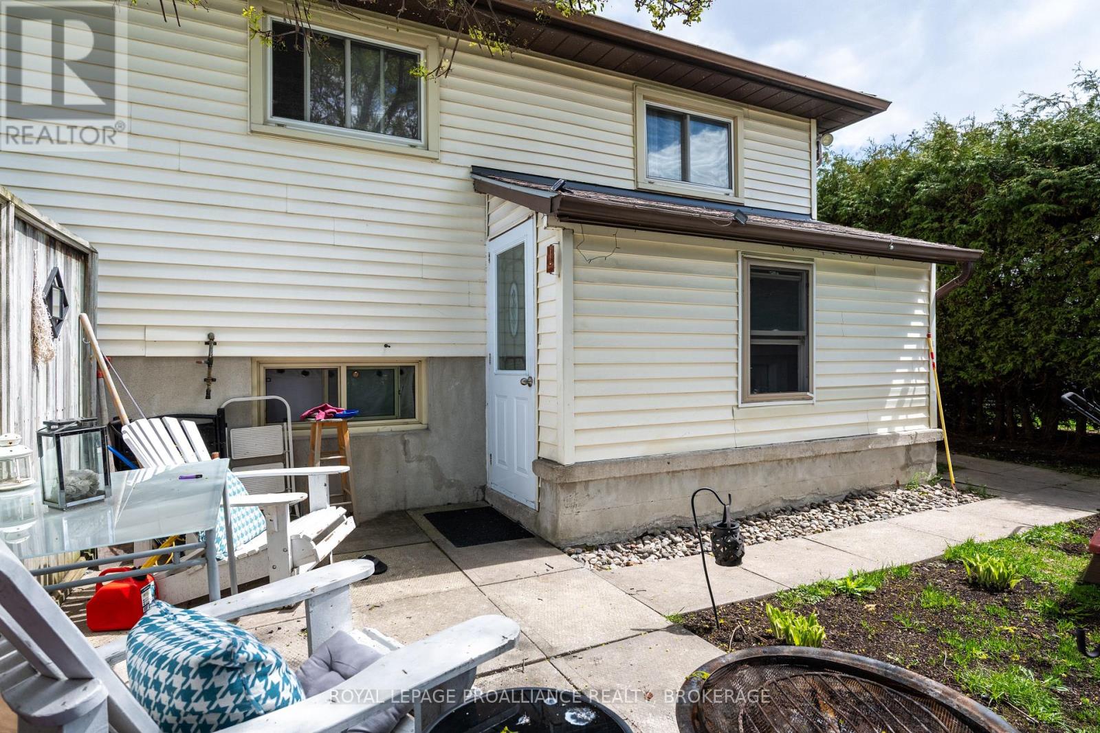 585 GAVIN COURT - 19