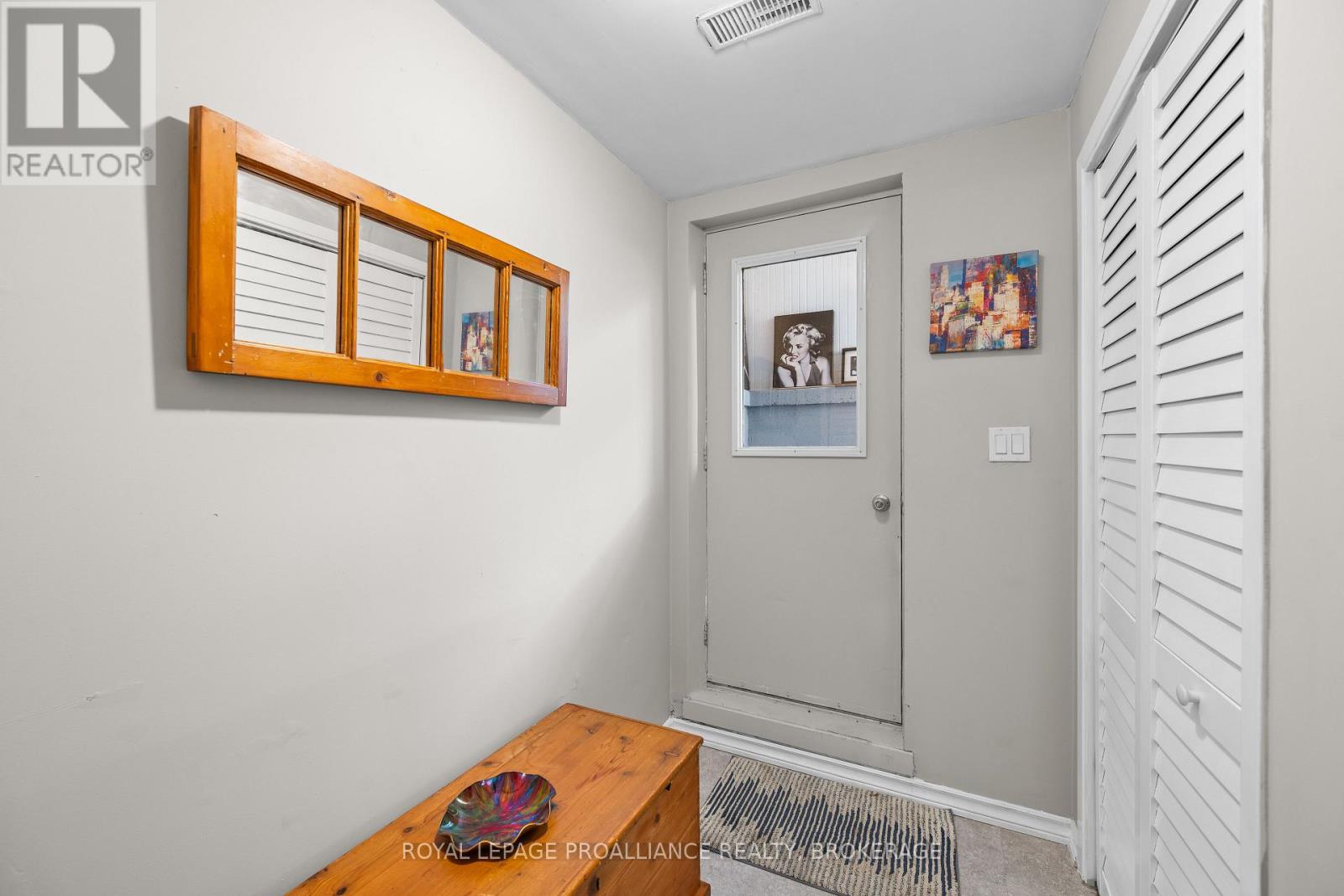 585 GAVIN COURT - 4