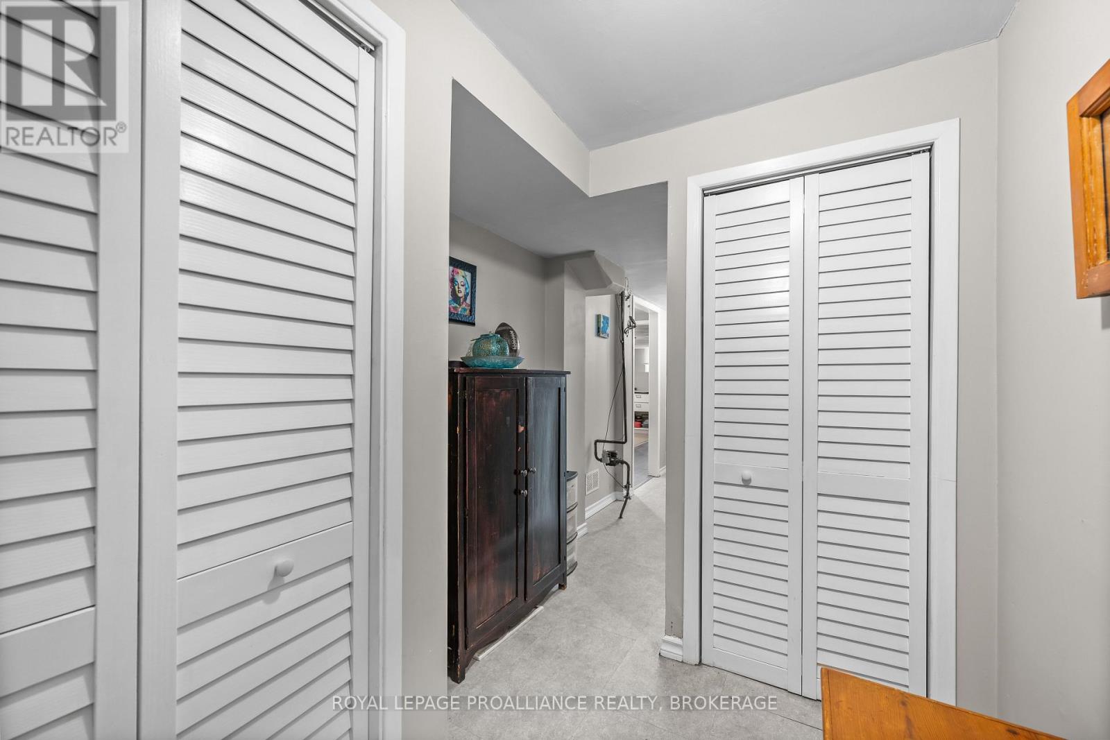 585 GAVIN COURT - 5