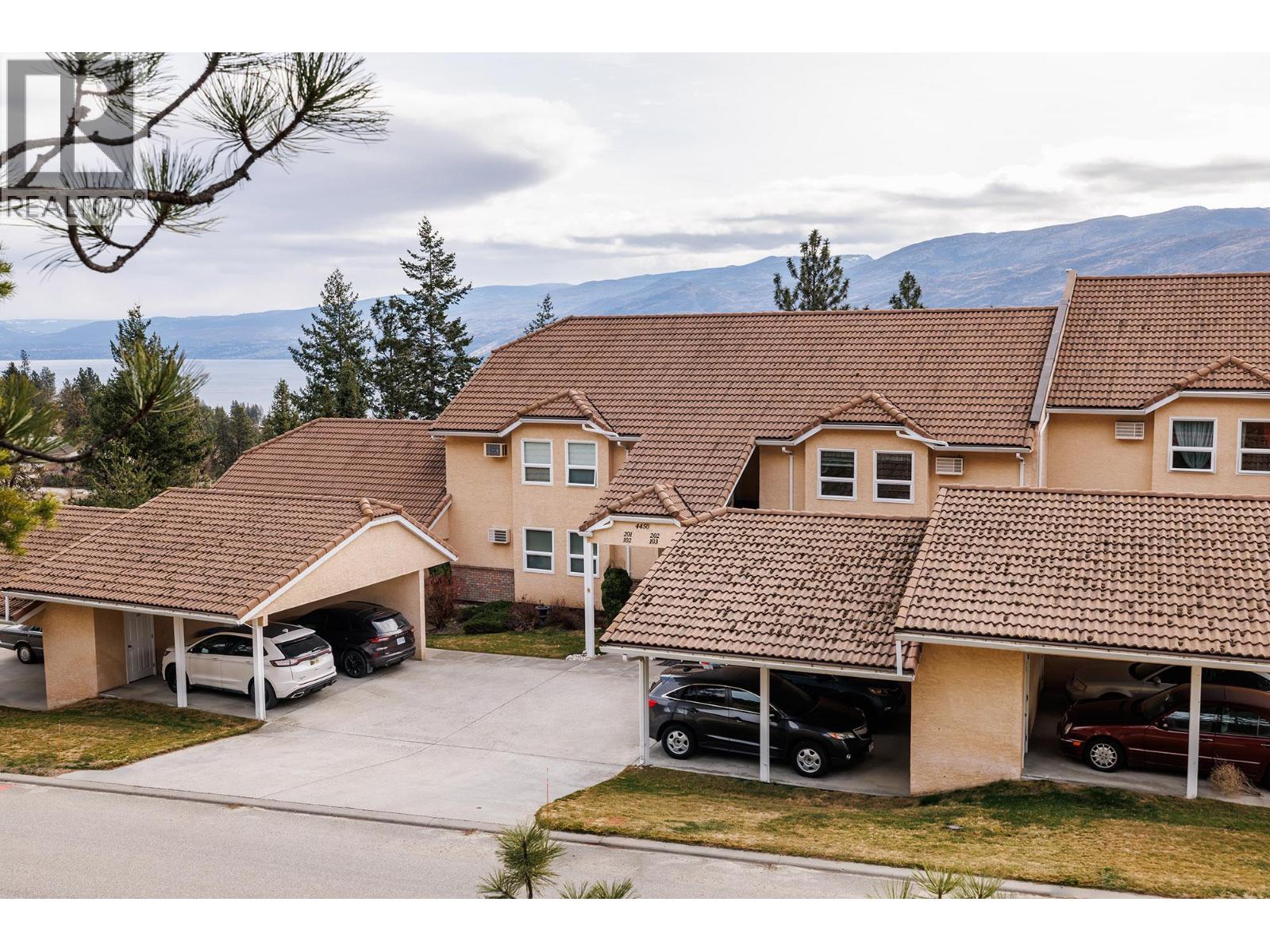 202 4450 Ponderosa Drive, Peachland